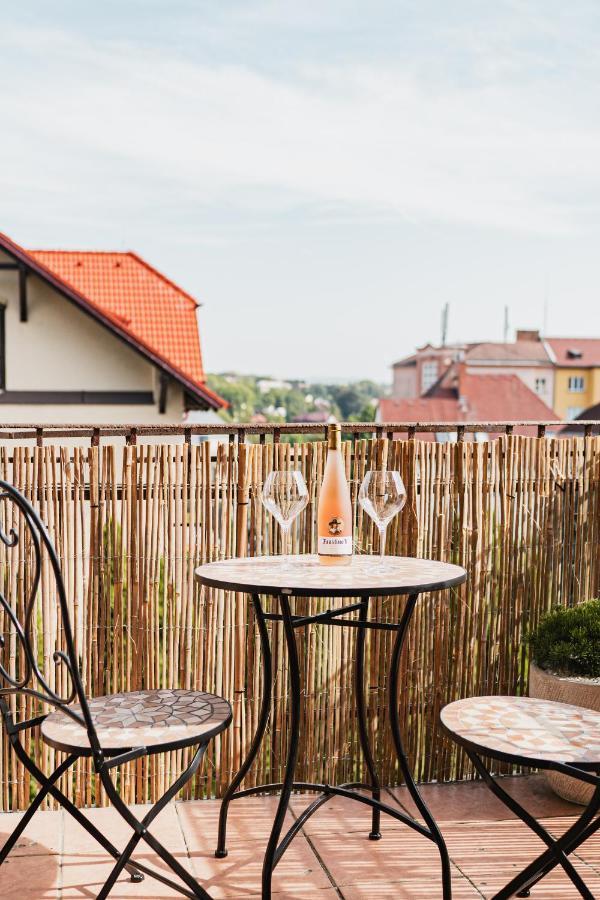 Executive 2-Bdrm Central Suite Ústí nad Labem Exterior foto